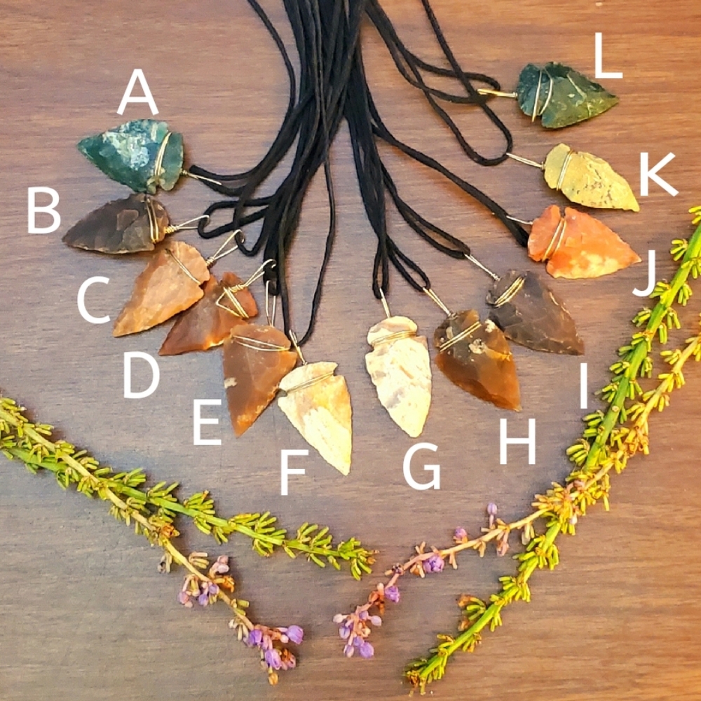 🌿 Natural Stone Arrowhead Necklace 🌿